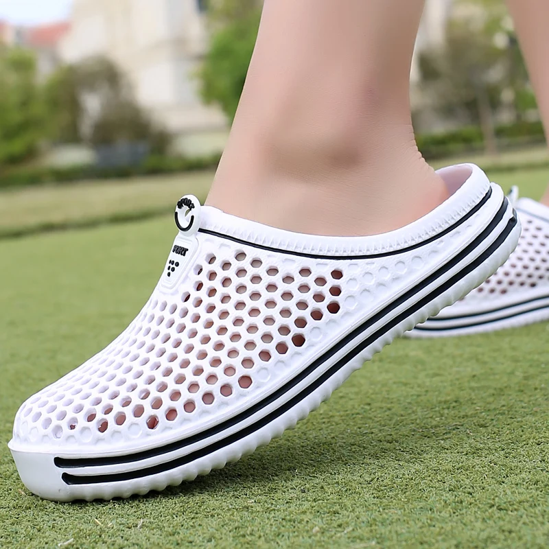 

Men Pool Sandals 2019 New Summer Outdoor Comfortable Beach Shoes men Slip On Garden Clogs Casual Water Shower Slippers Unisex