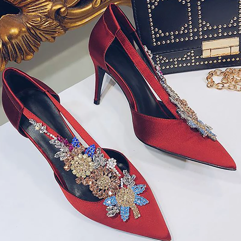 

Women Wedding Shoes Crystal 8cm High Heels Black Red Floral Shoes Pointed Toe Ladies Party Bridal Shoes Satin Sweet Female Pumps
