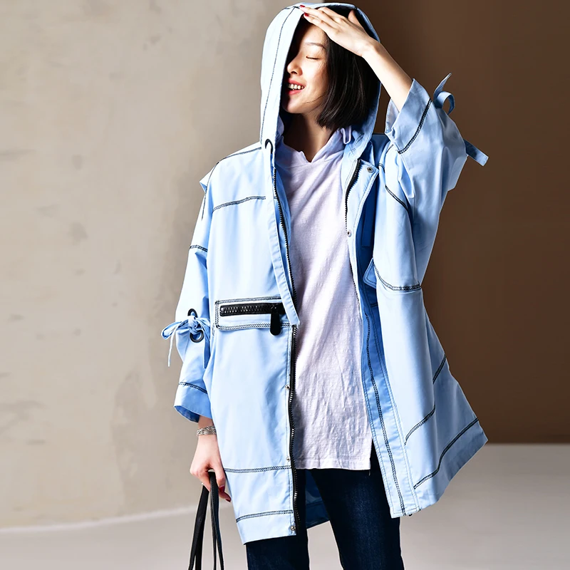 

W1077 A long coat in a casual dress