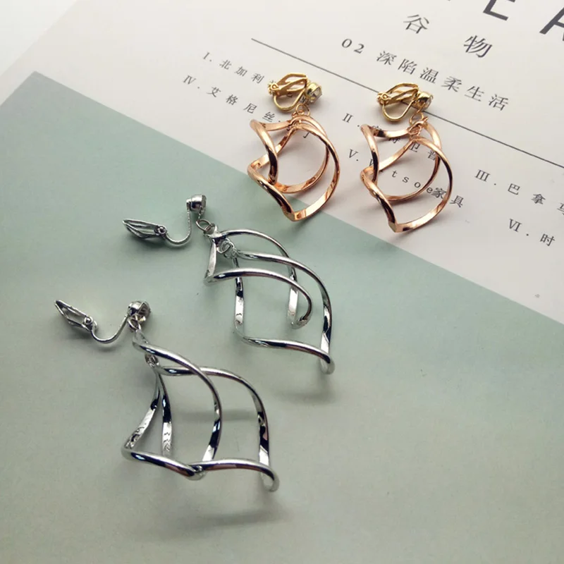 

Grace Jun 2017 New Style Hollow-out Double Twisted Earrings Fashion Large Earrings for Women Party Charm Ear Clip High Quality