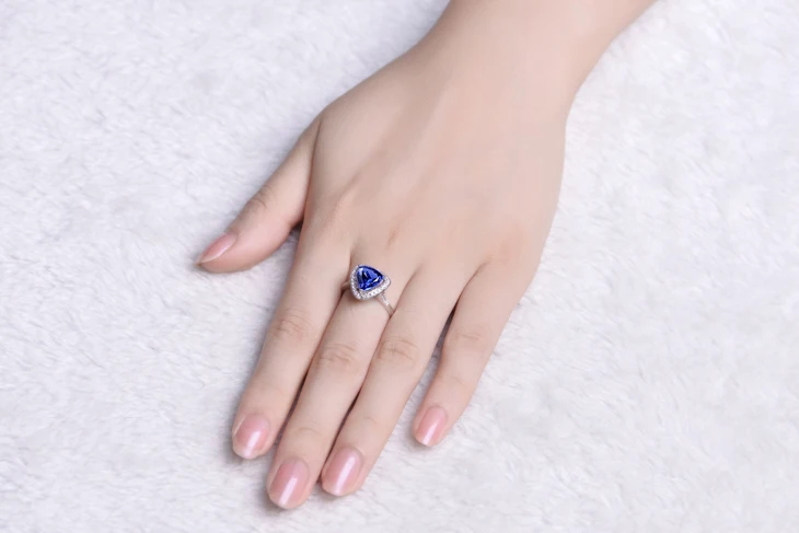 ZOCAI Design Ring Au750 18K white gold 1.9 CT certified Genuine Tanzanite ring with 0.16 ct diamond Gemstone ring W06176