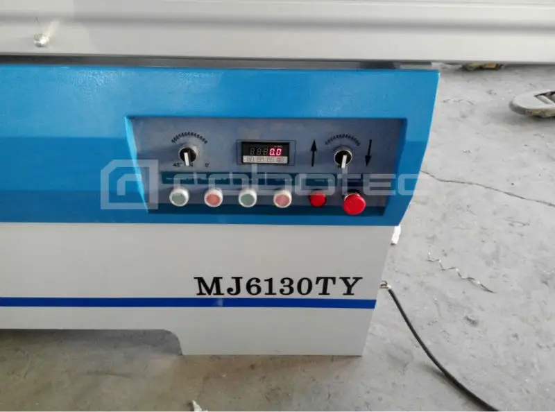 Wood sliding table cutting panel saw machine