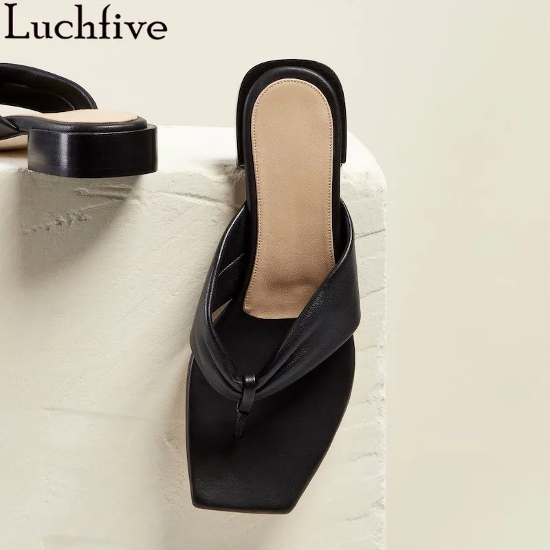Пикантные Пляжные Шлепанцы черные летние женские туфли, удобные, на низком каблуке, босоножки на каблуках Женские Разделение носок; Zapatos De Mujer; большие размеры