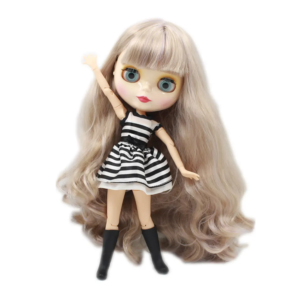 doll with big eyes and long hair
