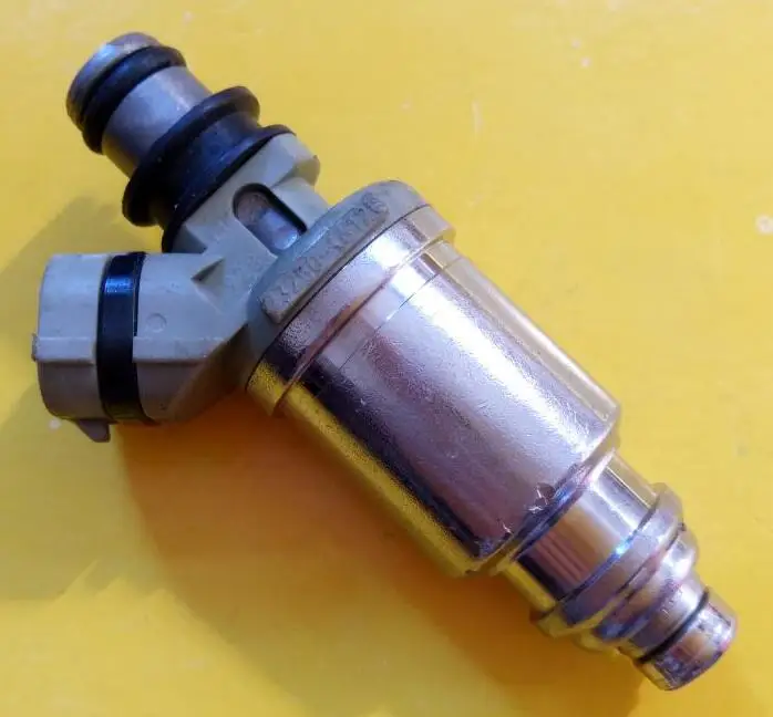 4pcs / Lot Original Fuel Injectors 23250 16120 23209 16120 Fuel