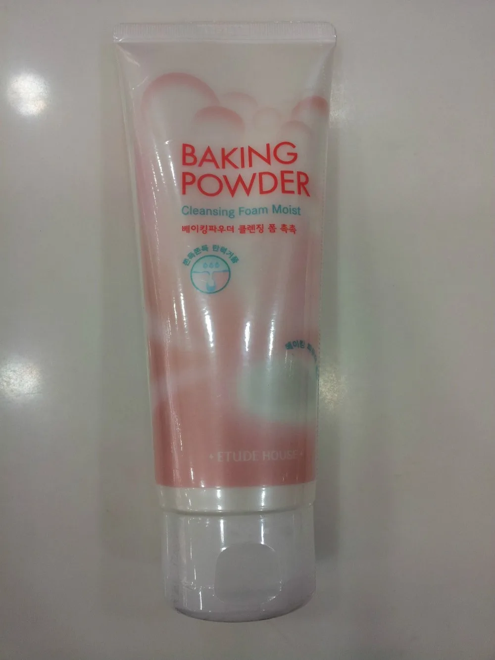 

Baking Powder Cleansing Foam moist oil-control and moisturizing 150ml