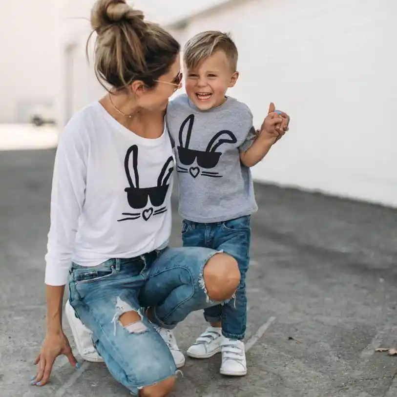 mother and child matching outfits