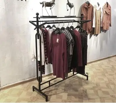 Hat rack.. Rack of iron art European gantry hat stand..