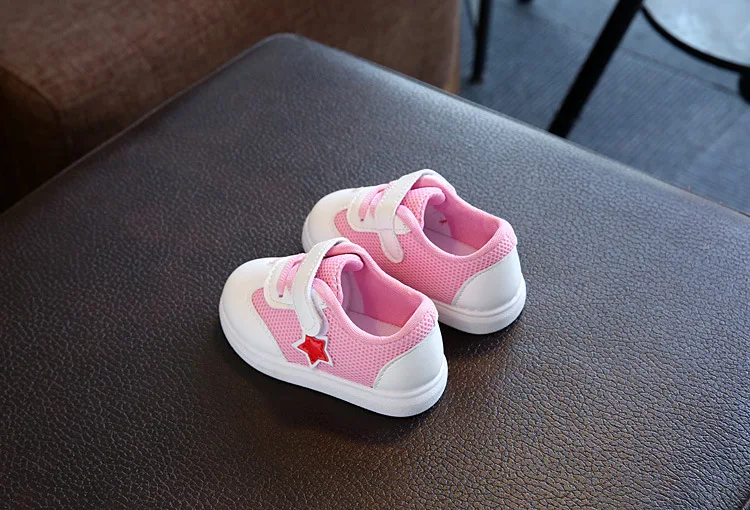 Новая детская обувь; спортивная обувь для мальчиков и девочек; модные детские кроссовки на липучке; удобная дышащая повседневная обувь с сеткой; детская обувь