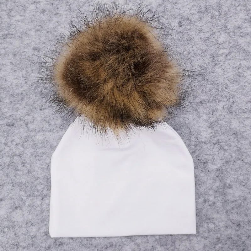 New Spring Newborn Baby Boys Girls Cotton Beanies Hats With Big Faux Fur Pompom Solid Cute Girls Hats Cap Hair Accessories - Цвет: Белый