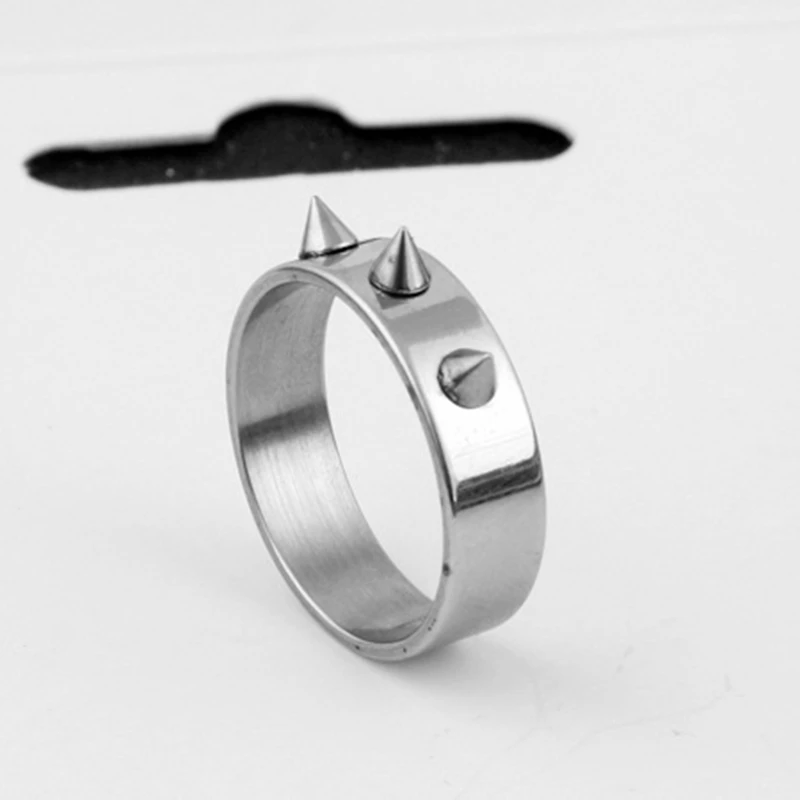 

Titanium steel spiked rivet punk style men and women self-defense thorn head ring anti-wolf nail barbed ring jewelry