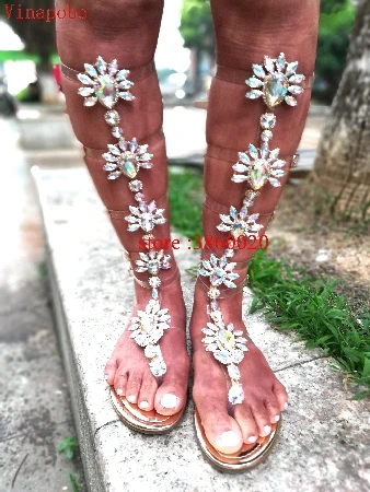 Vinapobo/Новинка года; модные сандалии-гладиаторы со стразами; женские летние сапоги до колена на плоской подошве с кристаллами; повседневная обувь золотого цвета; большие размеры 42 - Цвет: as the picture
