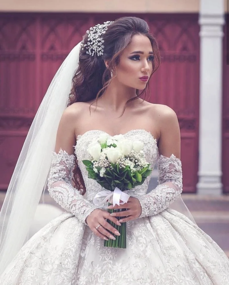 2019-Bridal-Sweetheart-Lace-Applique-Ball-Gown (2)