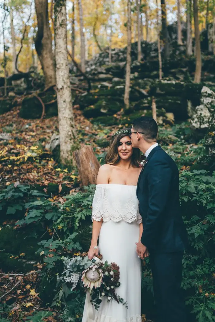 this-oakleaf-cottage-wedding-perfectly-nails-free-spirited-sophistication-amber-phinisee-64-700x1050