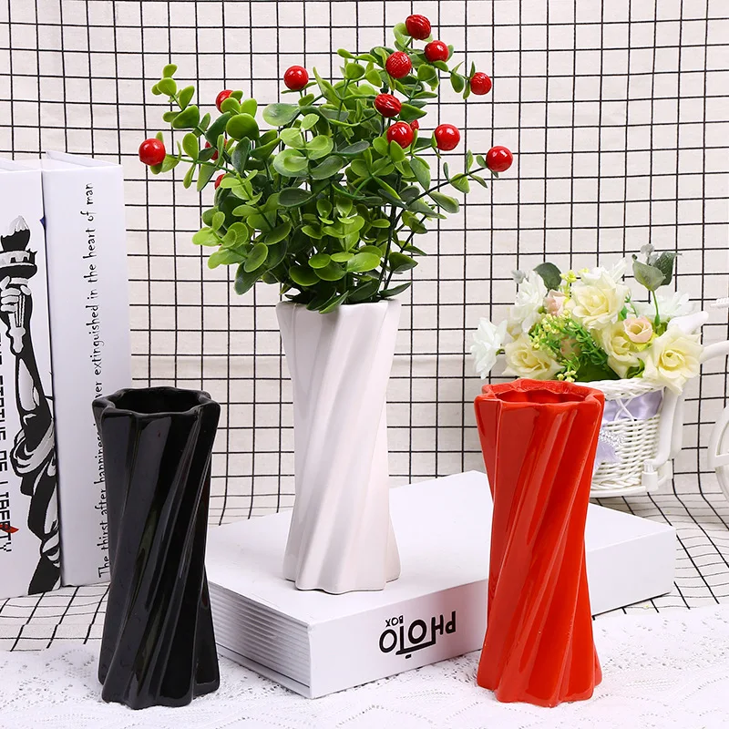 

European Modern Fashion Ceramic Flower Vase Home Decoration Black White Red Vase Wedding Home Decoration Tabletop Handmade Vase