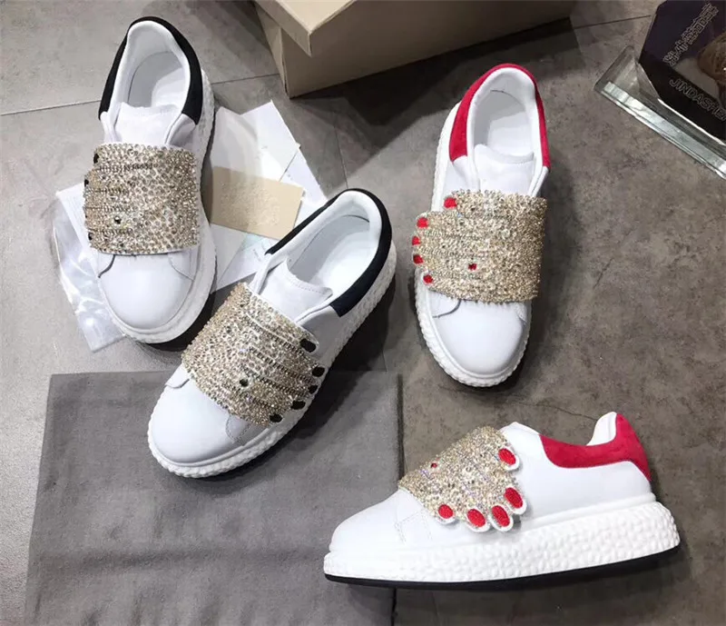 Новинка Осенняя маленькая белая обувь The star of осень с плоской подошвой