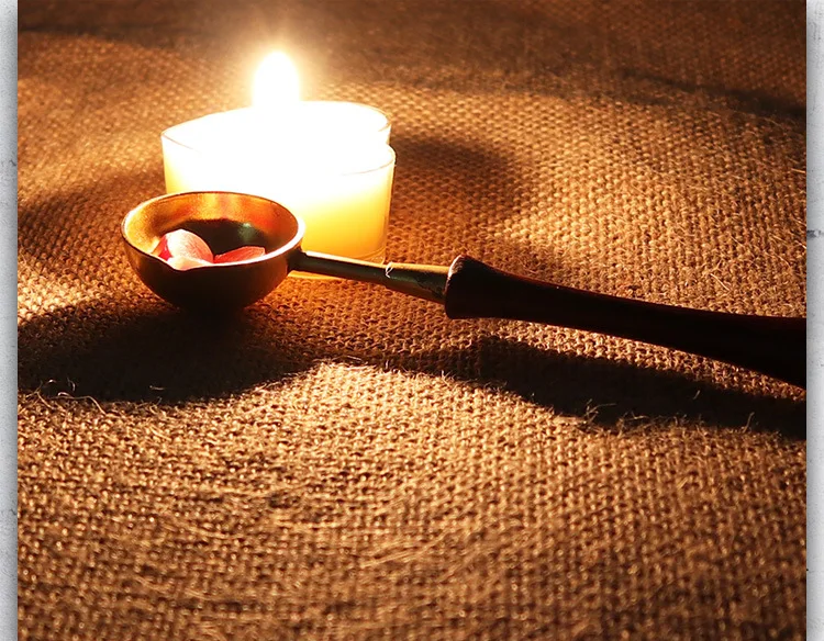 

1pcs Hot Fashion Stainless Steel Spoon wood handle length 12cm Hight quality for Wax seal ancient sealing wax tablet pill beads