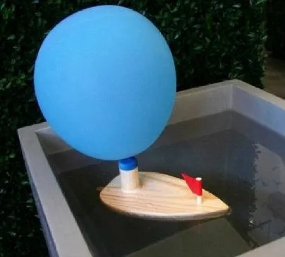 Дети Забавный приводимый в движение воздушным шариком деревянная лодка детские водные игрушки для ванной/коробка упаковка дети классические деревянные пляжные игрушки
