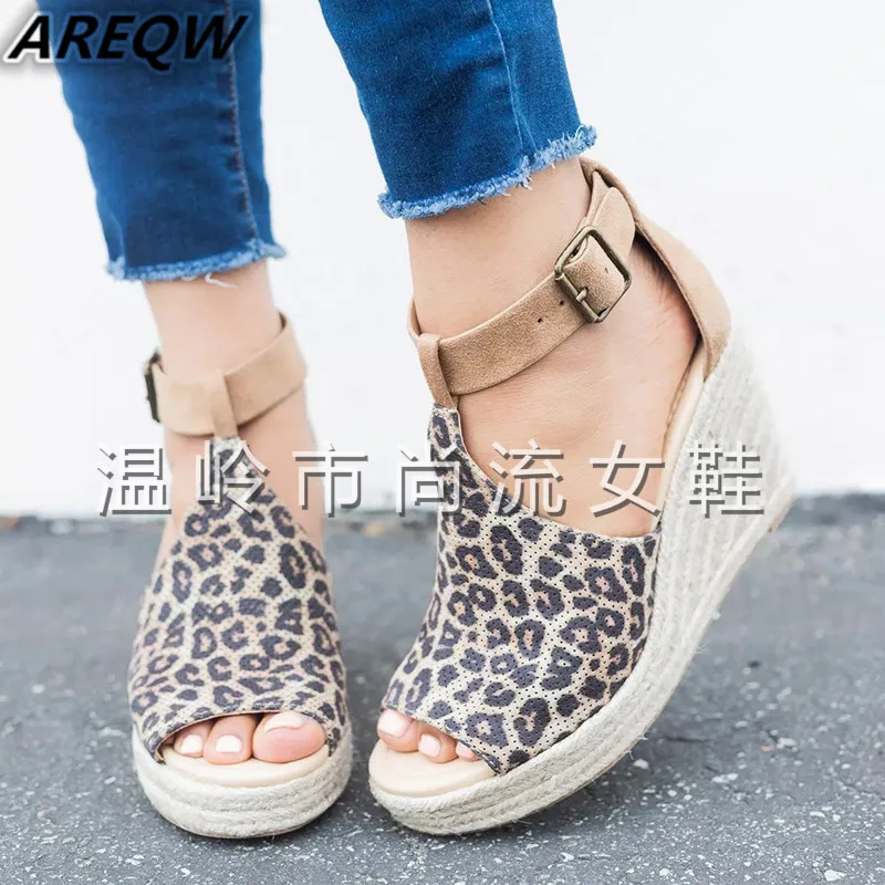 

2019 New Summer Wedge with Platform Ladies Sandals Straw Large Size 41 42 43 Sandals Solid Color Fish Mouth Sandals