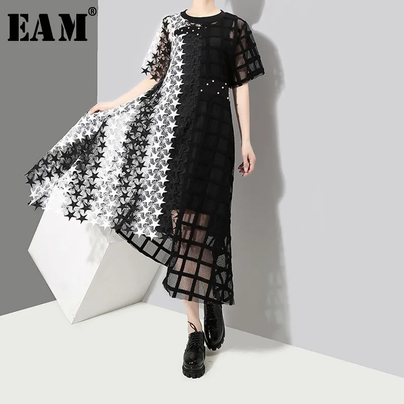 

[EAM] 2019 New Spring Summer Round Neck Short Sleeve Black Hit Color Hollow Out Irregular Loose Dress Women Fashion Tide JL939