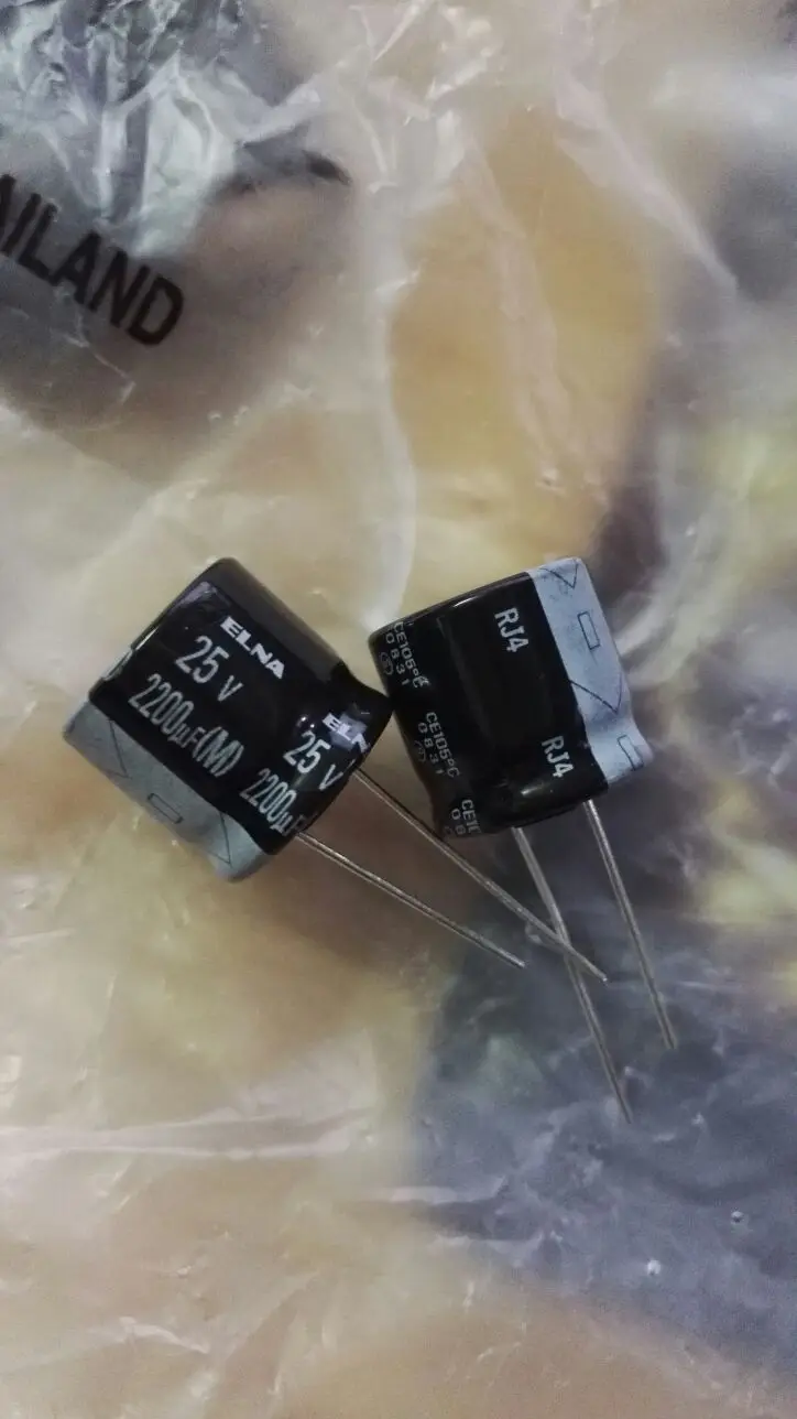 100% новый и оригинальный алюминиевый электролитический конденсатор 25V2200UF 2200