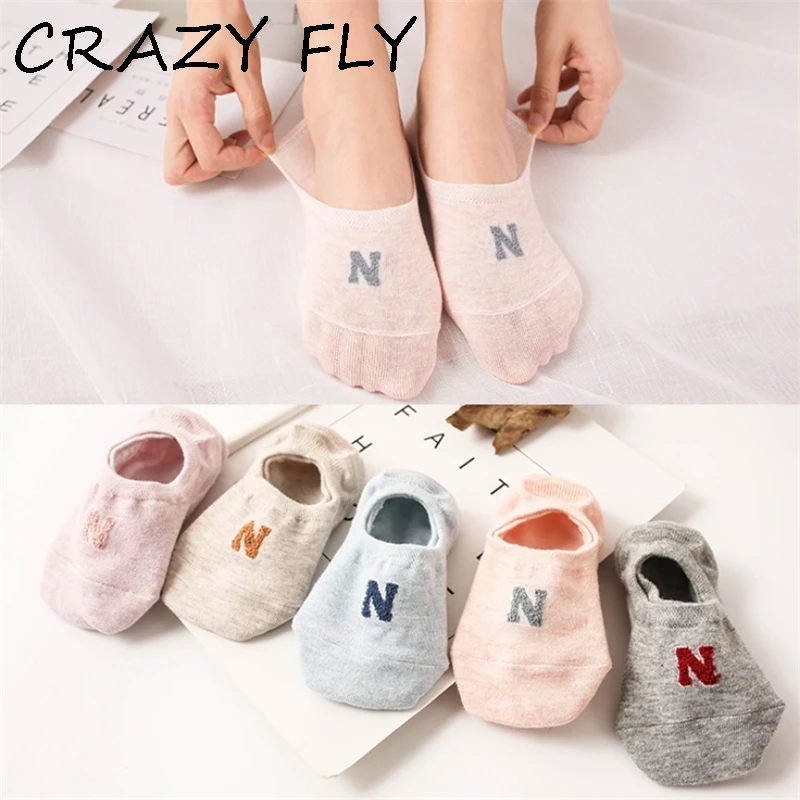 CRAZY FLY Spring Summer New Silicone Non-silp Invisible Boat Socks Harajuku Feather Yarns Letter N Women Short | Женская одежда