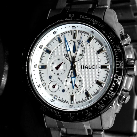 FW841A White Dial Shiny Silver Band Round PNP Shiny Silver Watchcase Mens Watch