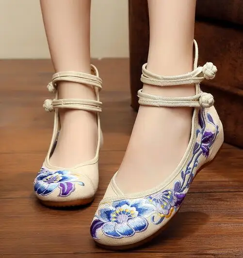 Veowalk Vintage Women Cotton Flower Embroidery Shoes Ladies Casual Chinese Style Comfortable Soft Canvas Dance Ballets Ballerina 