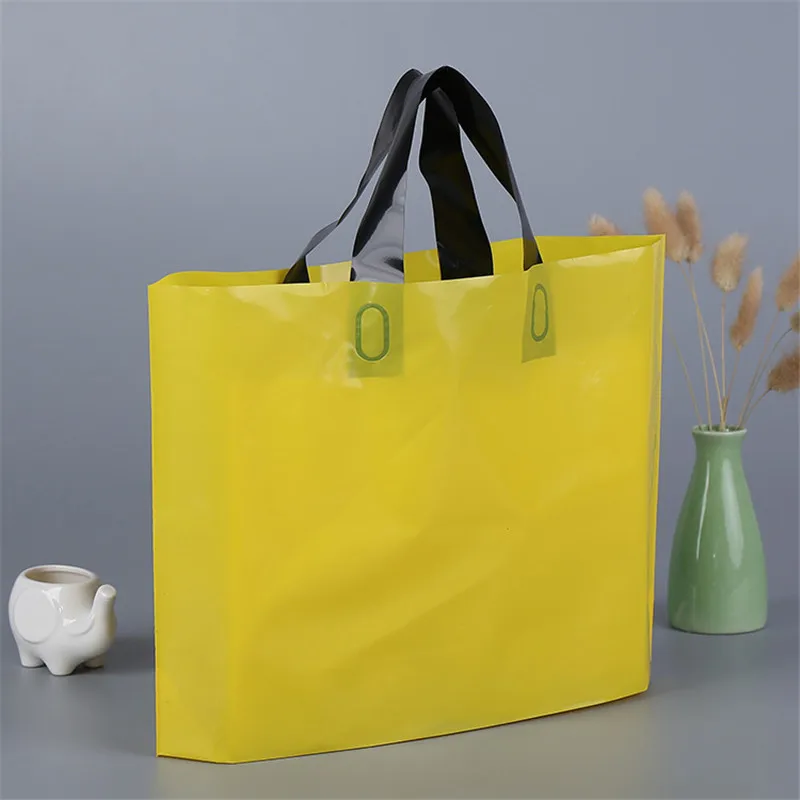 500pcs-lot-custom-logo-printed-plastic-packing-shopping-bags-with-handle-customized-garment-clothing-gift-packaging (4)