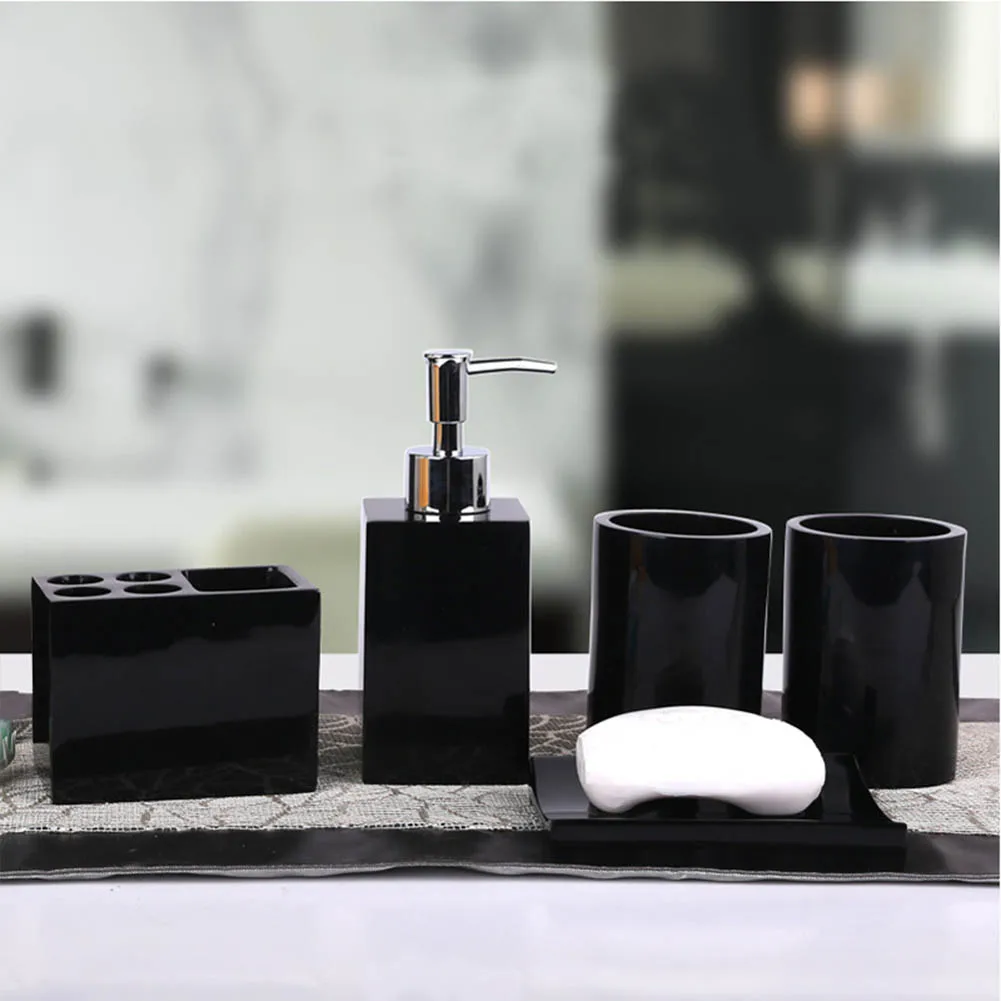 Preise 5 Pcs Harz Bad Zubehör Set Lotion Dispenser mit Pumpe + Zahnbürste Halter + Seife Schüssel + 2 Tumbler Sets PAK55