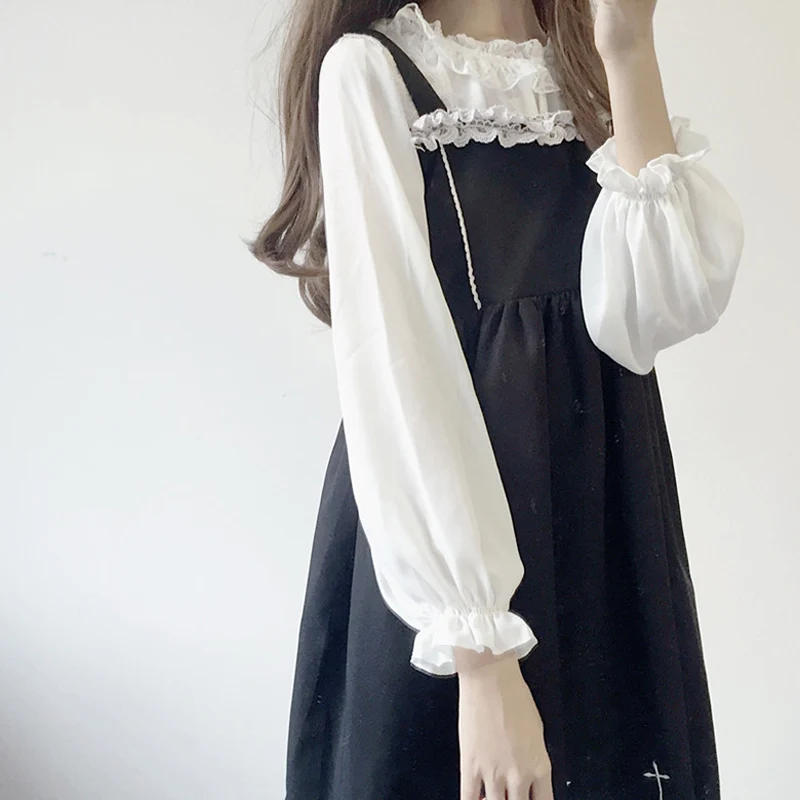 Spring ladies Lolita blouse New Japanese loose wild sweet lace lantern sleeves top women Harajuku l