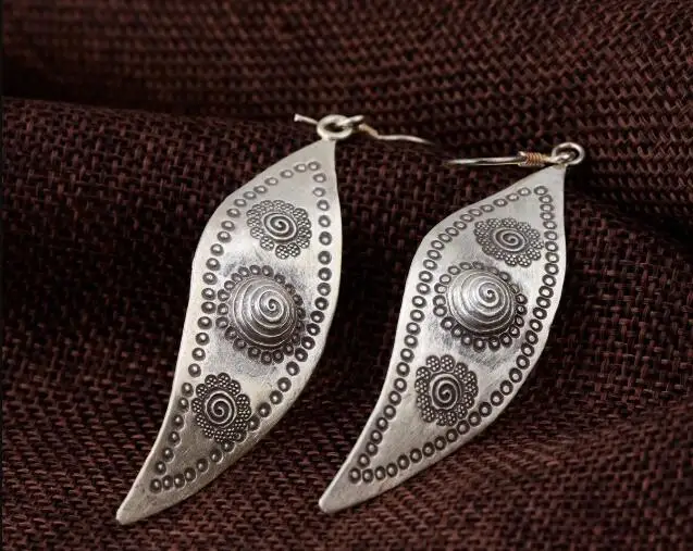 silver-earrings020e
