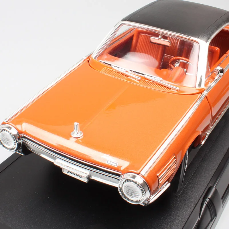 1:18 дорожный знак большой классический 1963 Chrysler турбина автомобиль литой Ghia концепция автомобиля весы модели автомобилей Миниатюрная игрушка