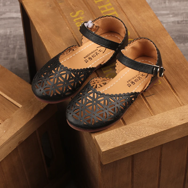Bekamille/сандалии для девочек; летняя модная кожаная обувь с вырезами для девочек; детская обувь на плоской подошве; однотонные кроссовки для отдыха