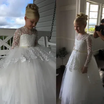 

2019 New Popular Design Holy First Communion Gowns with Lace Appliques Beading Belt Kids Formal Wears Custom Made For 2-14 Girls