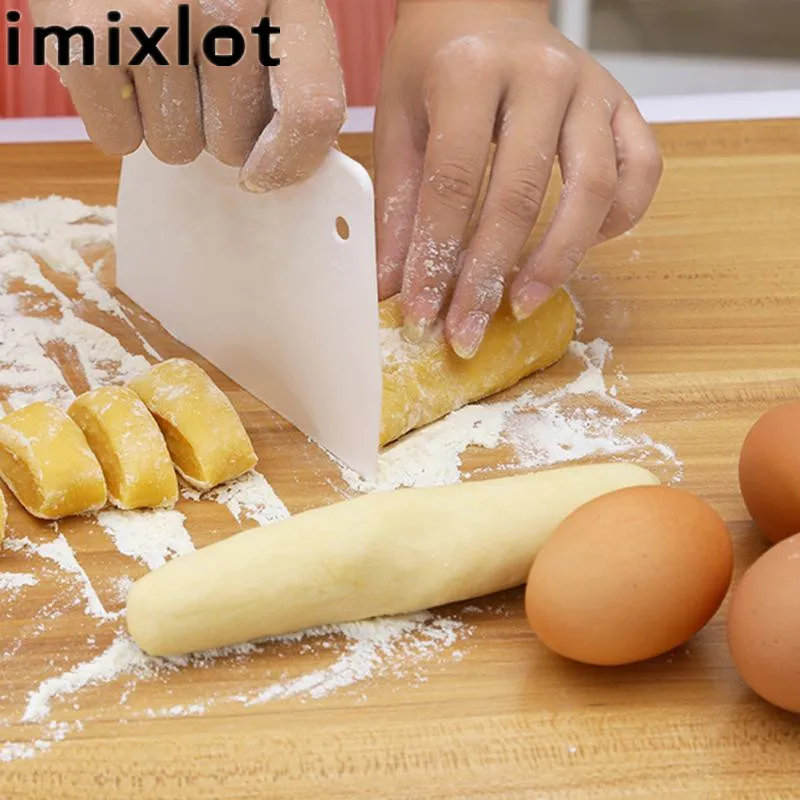 

Imixlot Plastic Scraper Board Pastry Cutters Trapezoidal Baking Tools Butter Plastic Cut Dough For Kitcken Supplier