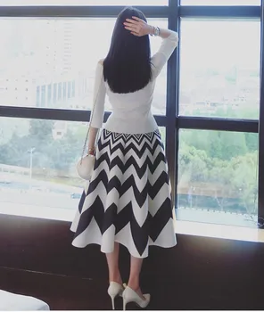 

Retro print Europe fashion Leisure stripe Fish scales print sweet Wild woman skirt black and white red color a-line long skirt