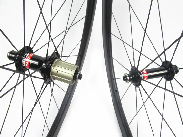carbon clincher wheels 50mm , tubeless compatible (4)