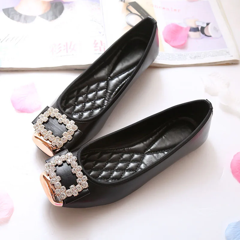 

2019 autumn new fashion simple solid color flat shoes women trend soft and comfortable wild rhinestone decorative casual shoes