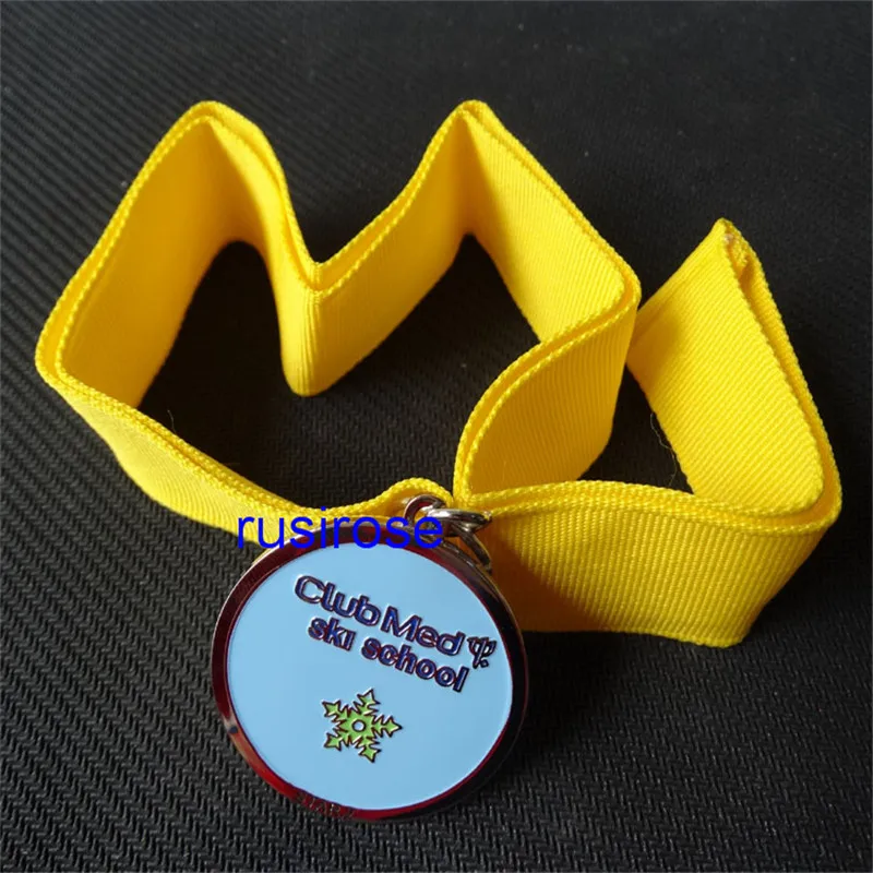 

Highly polished custom medals, medals custom paint, with high-grade yellow ribbon,diy Snow Club School Sports Medal