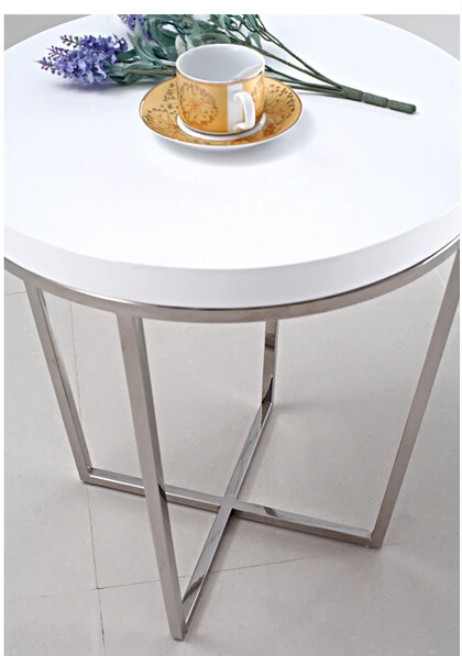 A few modern side. Small round tea table. The piano lacquer that bake the sofa side table white A few modern side. Small round tea table. The piano lacquer that bake the sofa side table white
