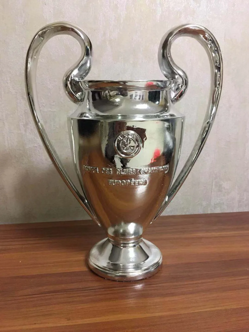 

2019 32CM Europe League Champions Trophy Cup Model Fans Souvenirs