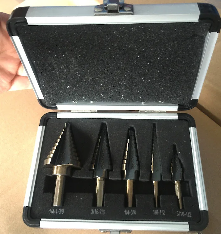 

Fixmee Free Shipping New Arrival High Quality 5pcs / Set HSS COBALT MULTIPLE HOLE 50 Sizes STEP DRILL BIT SET w / Aluminum Case