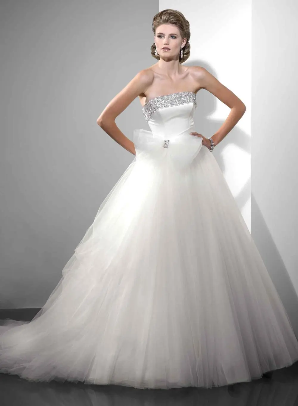 

11-24 Fashion Strapless Bow Lace Up Tulle Ruffle Ball Wedding Gowns