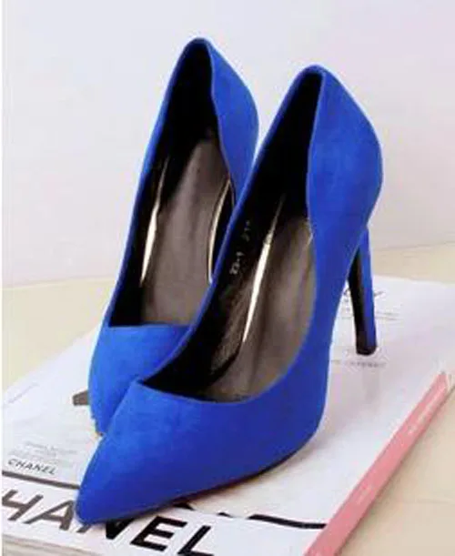navy blue velvet pumps