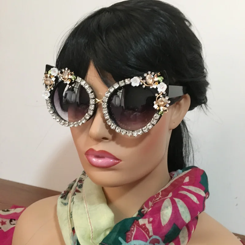 

Hot Sale Fashion Sunglasses Women Oversized Classic Luxury Gems Crystal Sunglasses Women Brand design