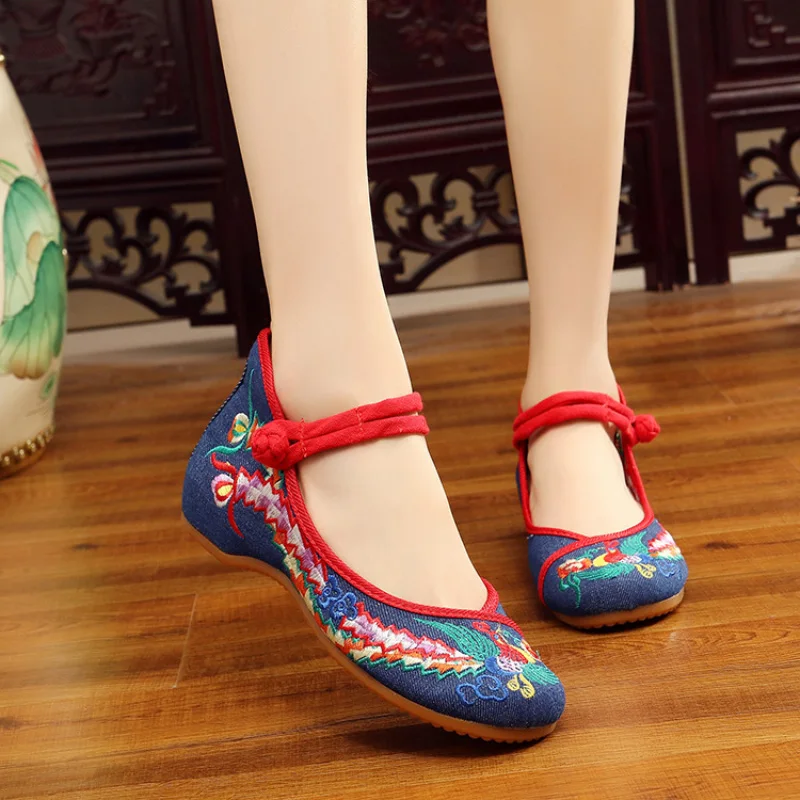 

Handmade Woman Ballet Flats Shoes Sequined Phoenix Embroidery Shoes Women Old Peking Casual Cloth Dancing Shoes