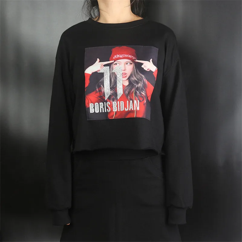 Новые весенние женские Модные короткие Sweatershirt шеврон с принтом шею Свободные голым животом хлопок Sweatershirt jf4147