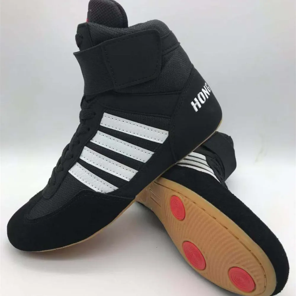 

Boxing Wrestling Shoes Rubber Outsole Breathable Combat Sneakers Plus Size 46 Professional training fighting professional boots