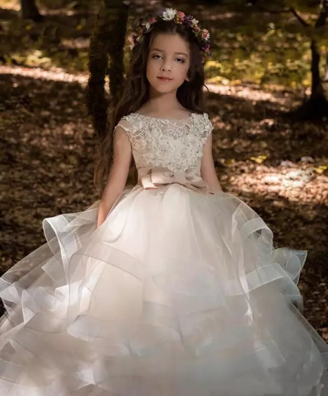 2018-Puffy-Flower-Girls-Dresses-for-Weddings-Lace-Beaded-Little-Kids-First-Communion-Dress-With-Bow